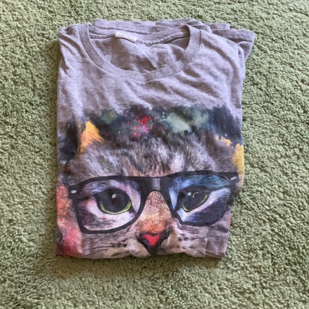 Large, grey, cat t-shirt